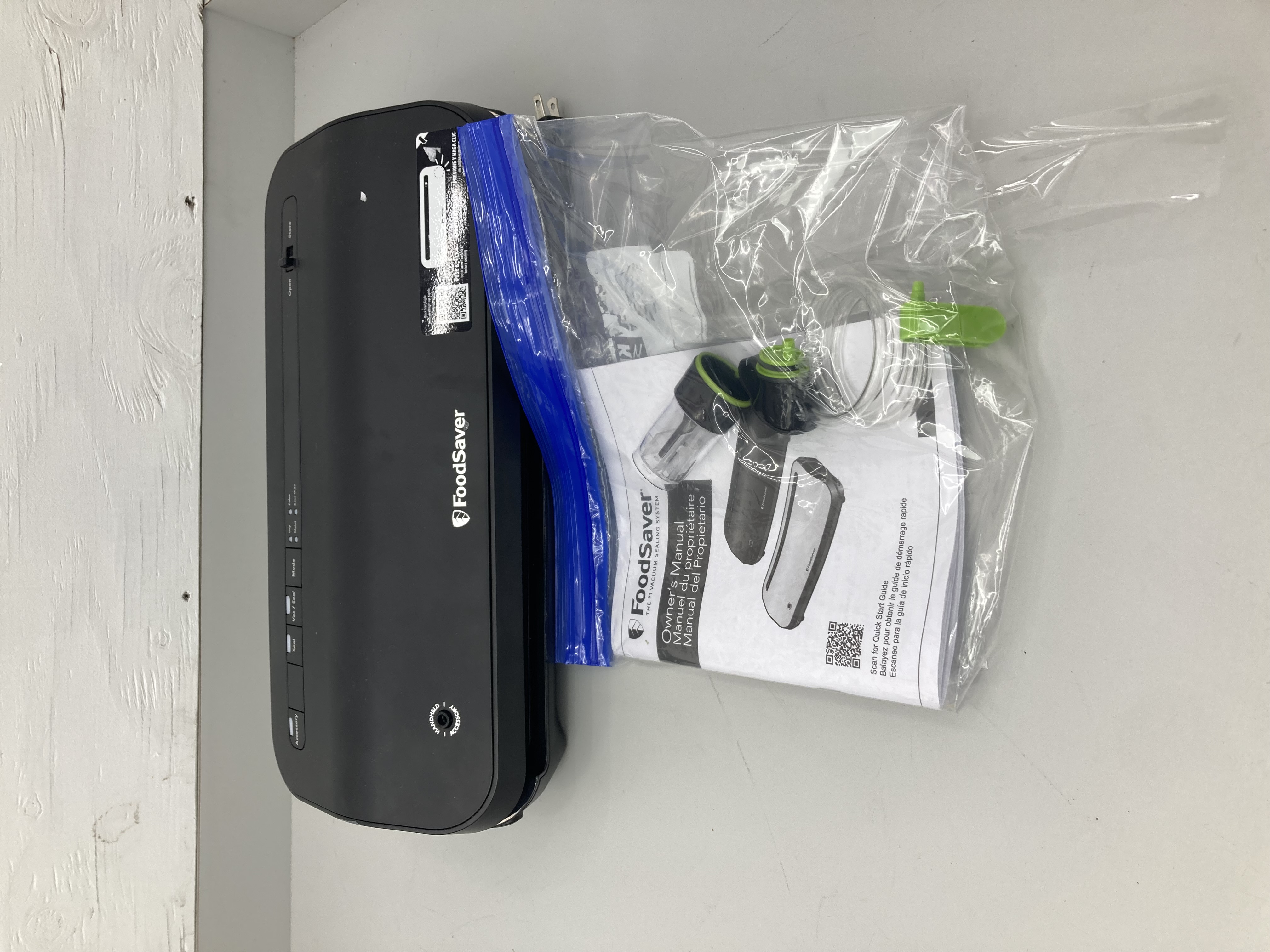 lot 80 image: FoodSaver Vacuum Sealing System