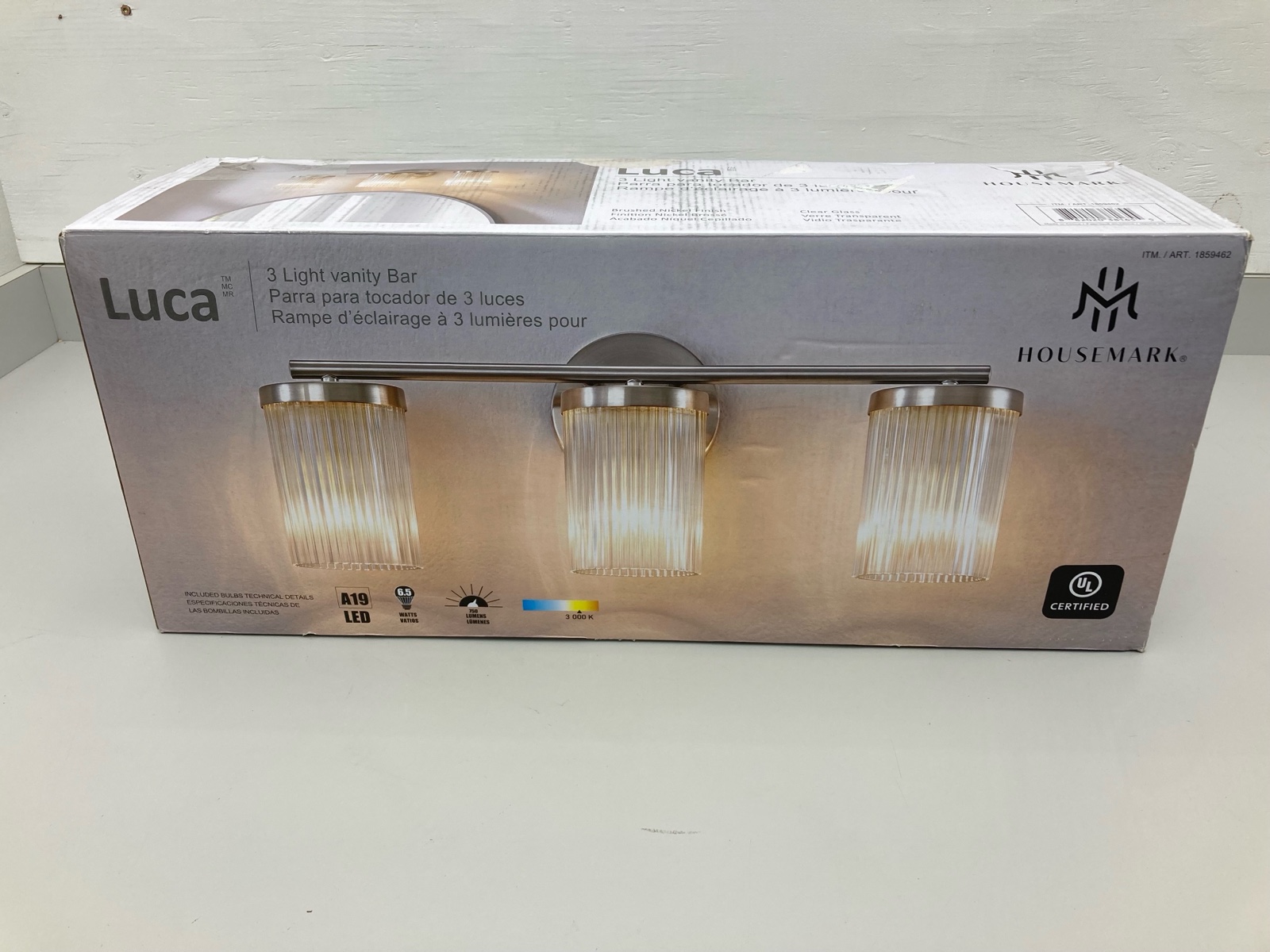 lot 9 image: Housemark Luca 3 Light Vanity Bar