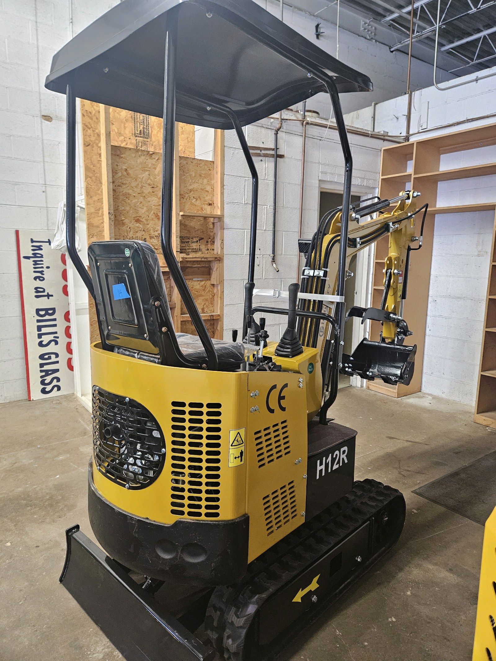 lot 100 image: Mini Excavator H12R