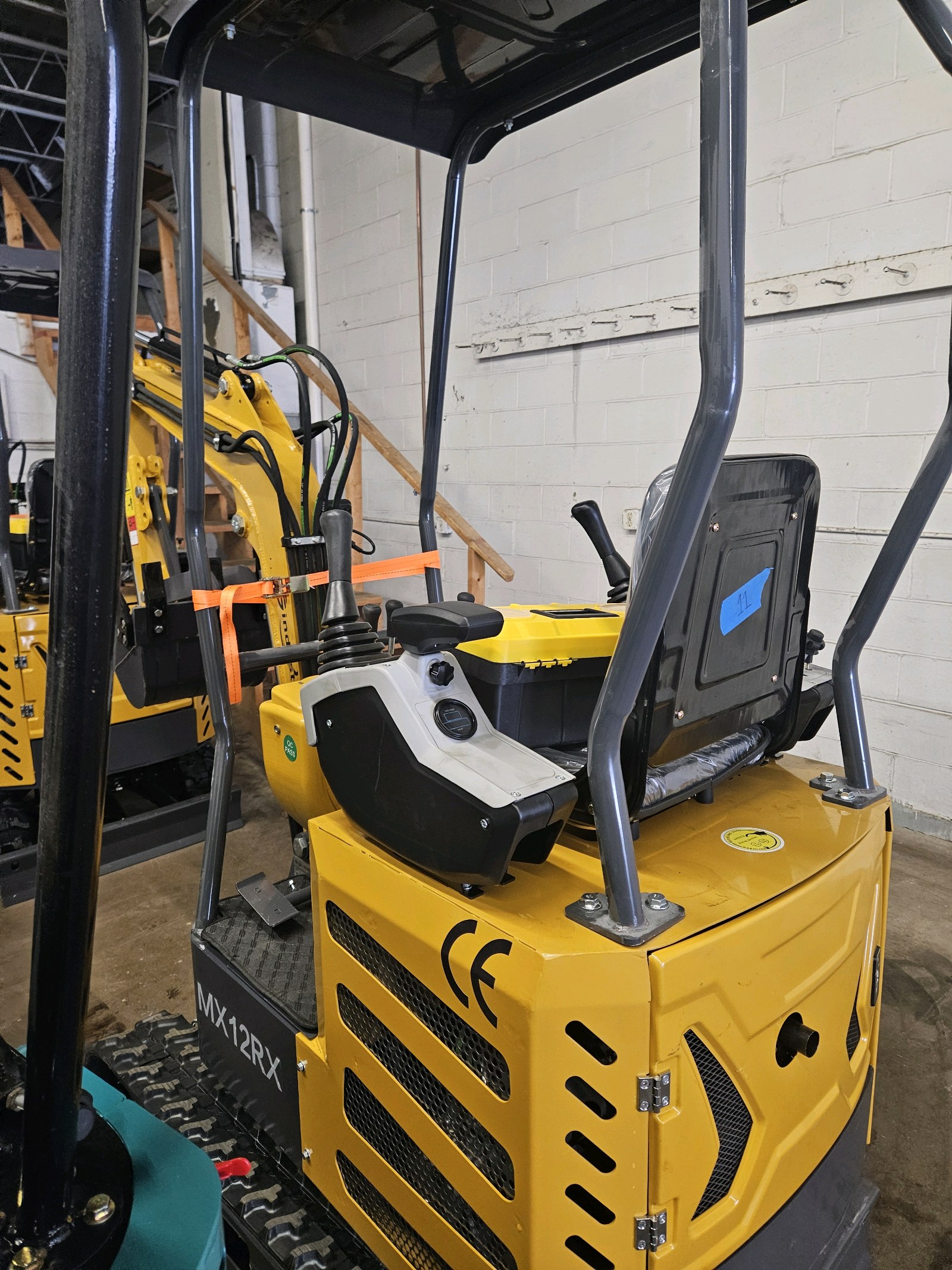 lot 101 image: Mini Excavator MX12RX