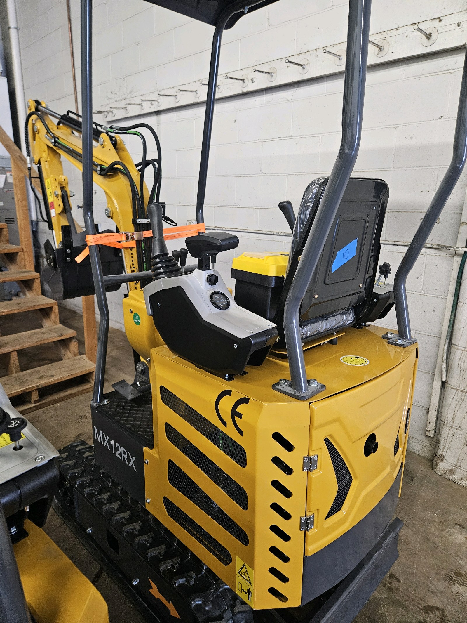 lot 102 image: Mini Excavator MX12RX