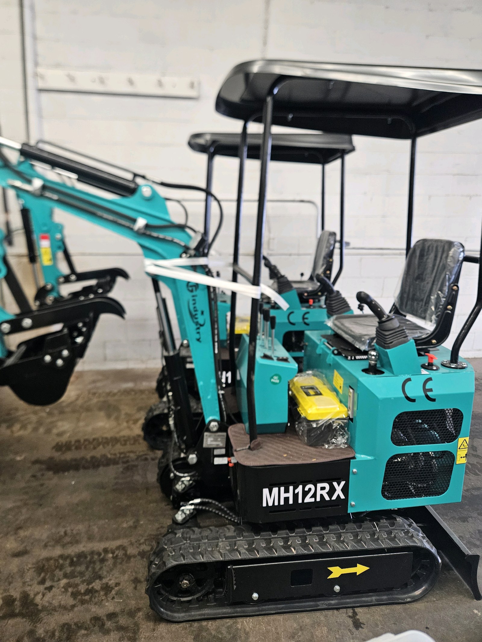 lot 104 image: Mini Excavator MH12RX