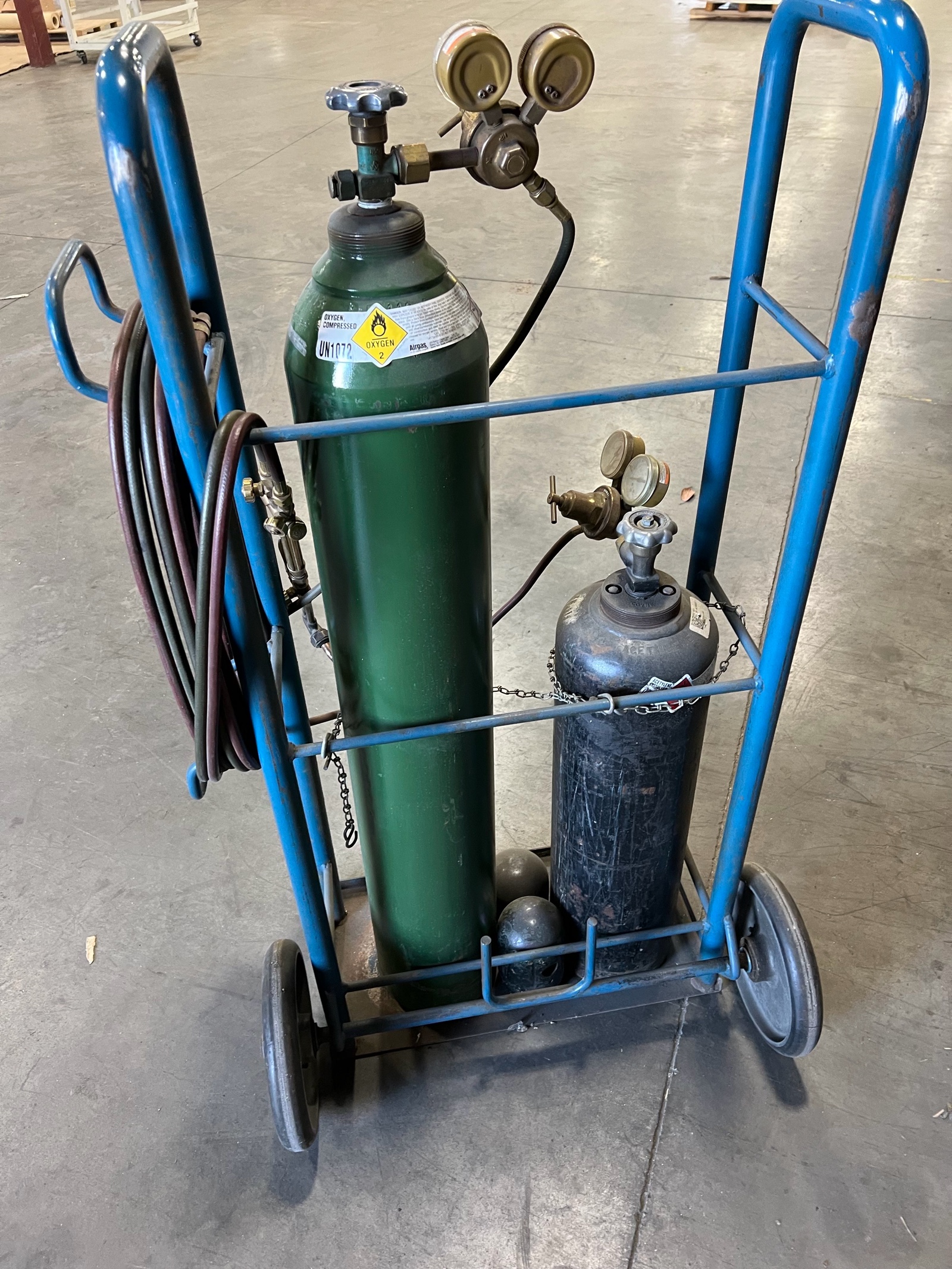lot 112 image: Mobile Oxy-acetylene welding  cutting setup