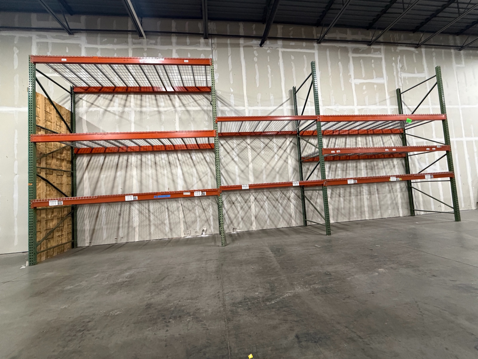 lot 20 image: Heavy Duty Pallet Racking