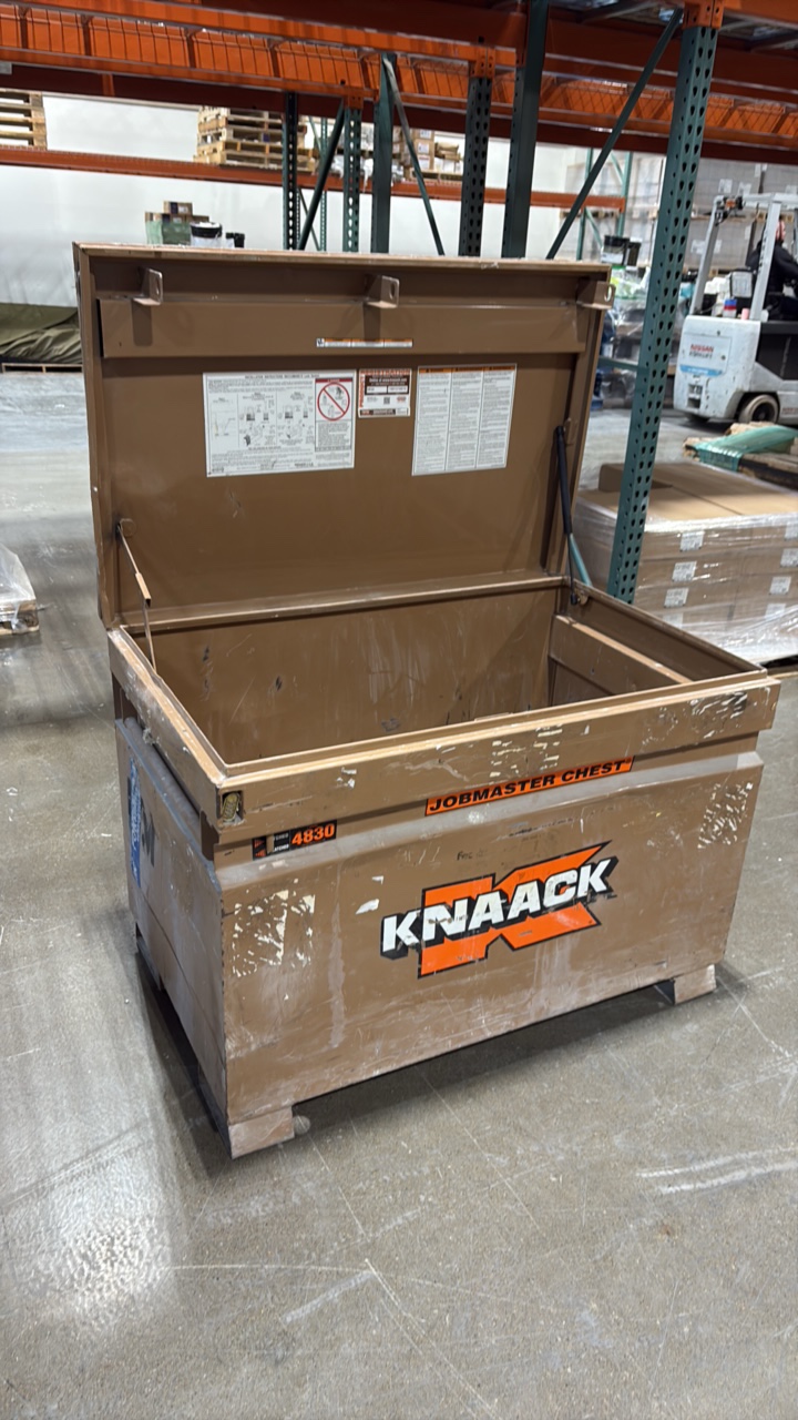 lot 36 image: Knaack gang box Model 4830