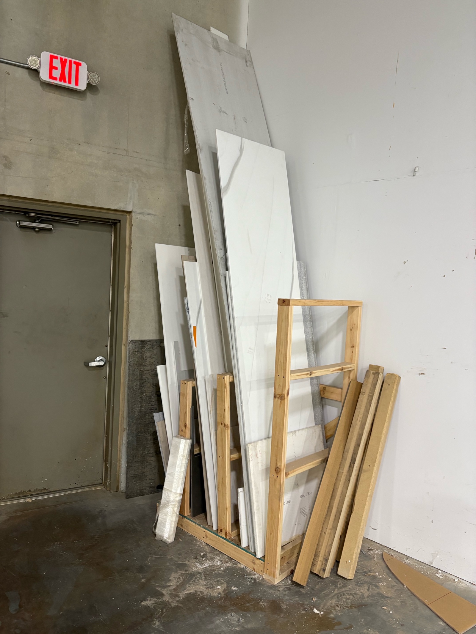 lot 50 image: Assorted Counter tops