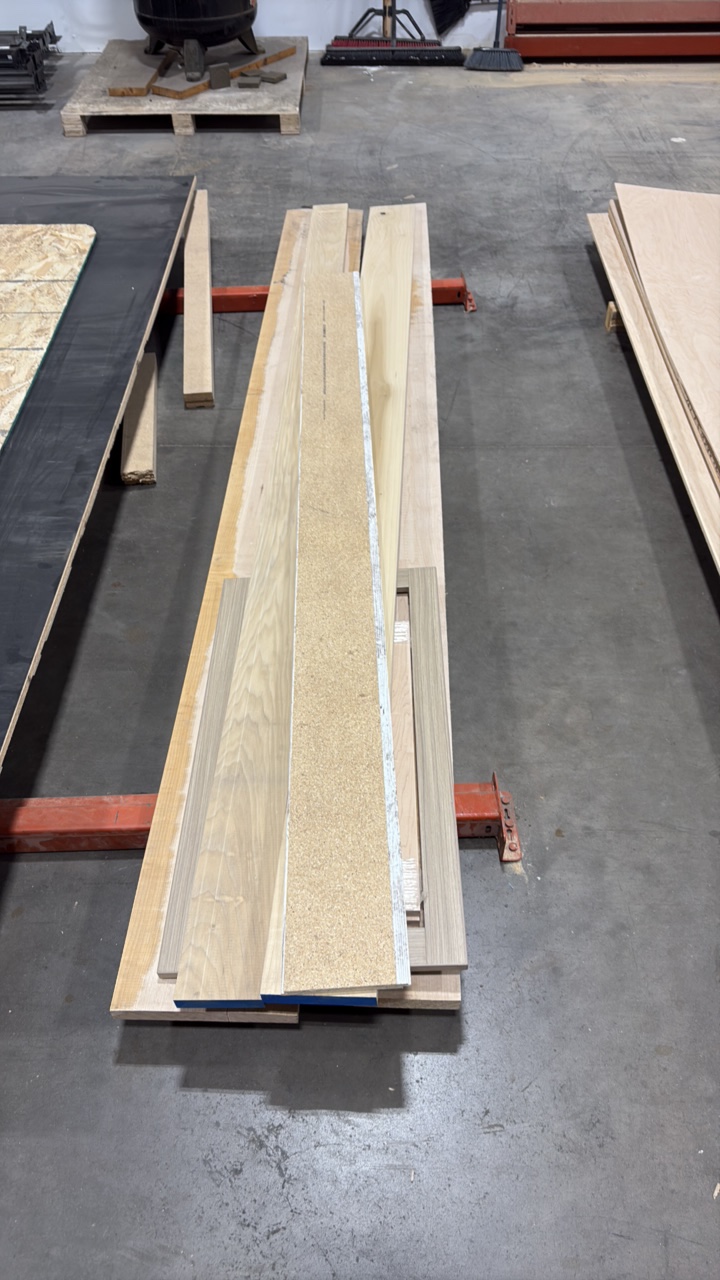 lot 70 image: Pile of assorted wood planks