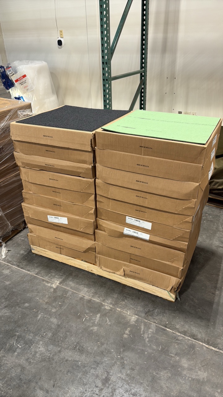 lot 72B image: (20 boxes) Shaw Carpet squares. 24x24