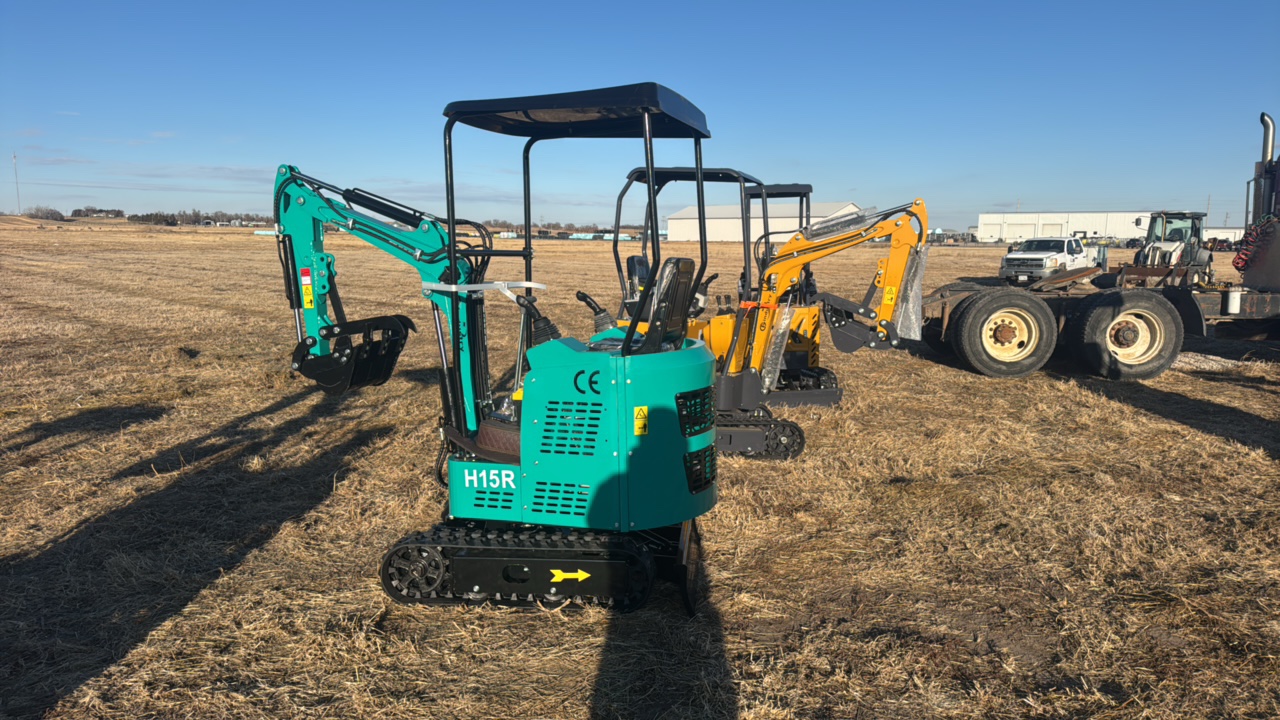 lot 11 image: Mini ExcavatorCFG2026UnusedH15R