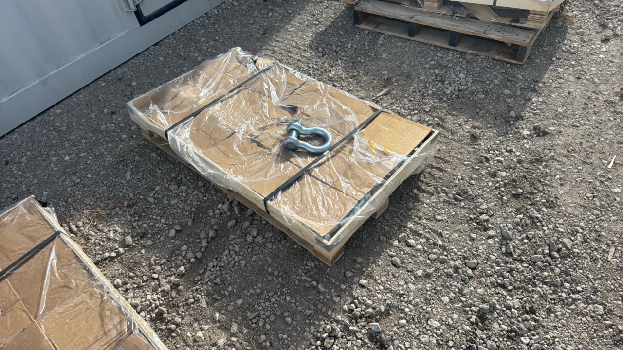 lot 635 image: 4.75-12T Anchor ShackleG209Landhonor2025UnusedLHR-G209