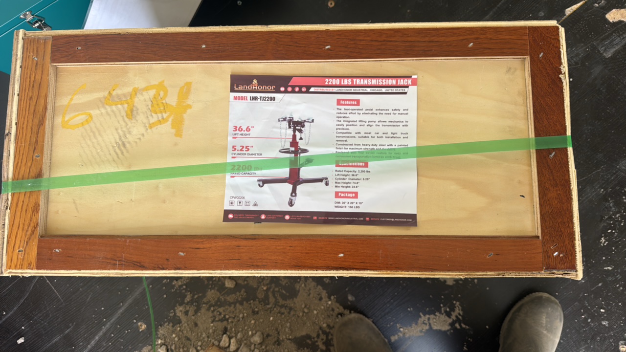 lot 644 image: 2200 Lbs Transmission JackLandhonor2025UnusedLHR-TJ2200