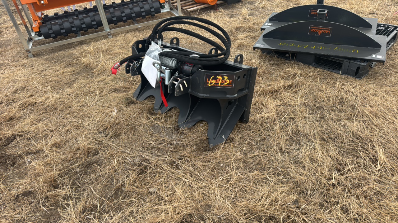 lot 673 image: 15000Lb Hydraulic WinchLandhonor2025UnusedFW-13-15000G