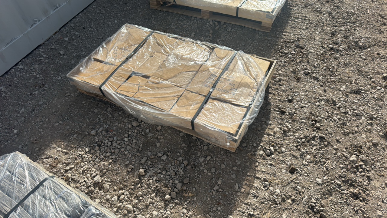 lot 701 image: 4.75-12T Anchor ShackleG209Landhonor2025UnusedLHR-G209