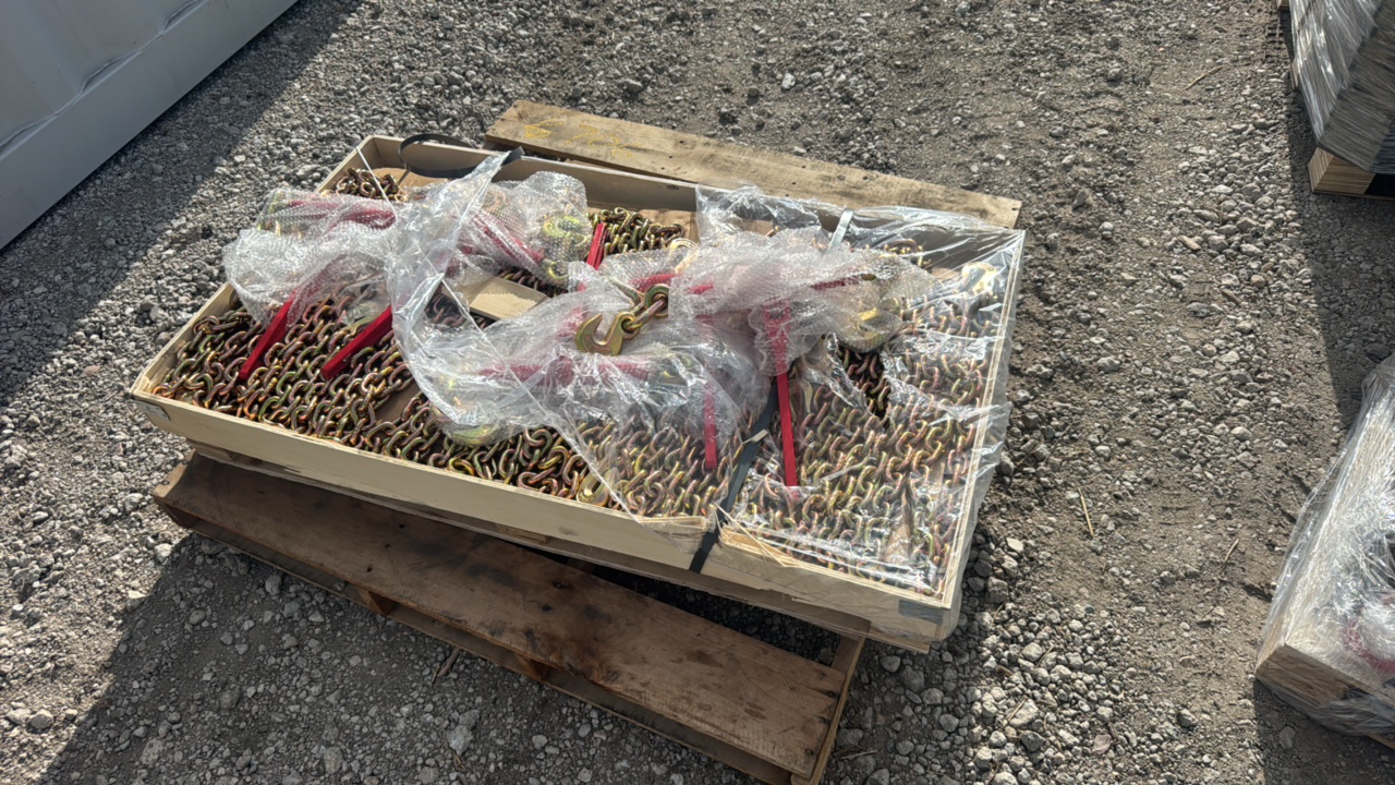 lot 706 image: 9200LB Ratchet Binders & G70 ChainsLandhonor2025UnusedLHR-RC9200