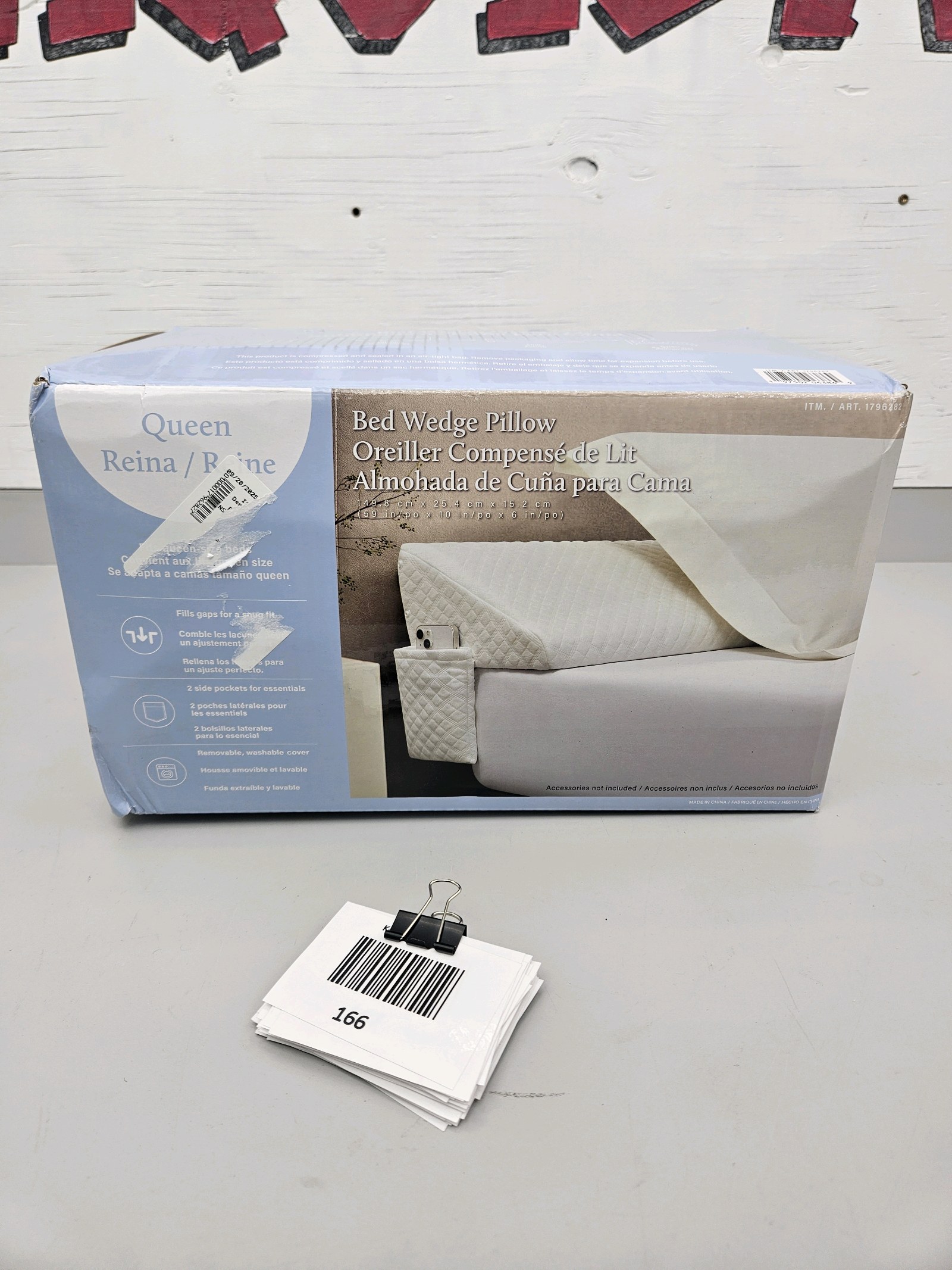 lot 166 image: Queen Bed Wedge Pillow