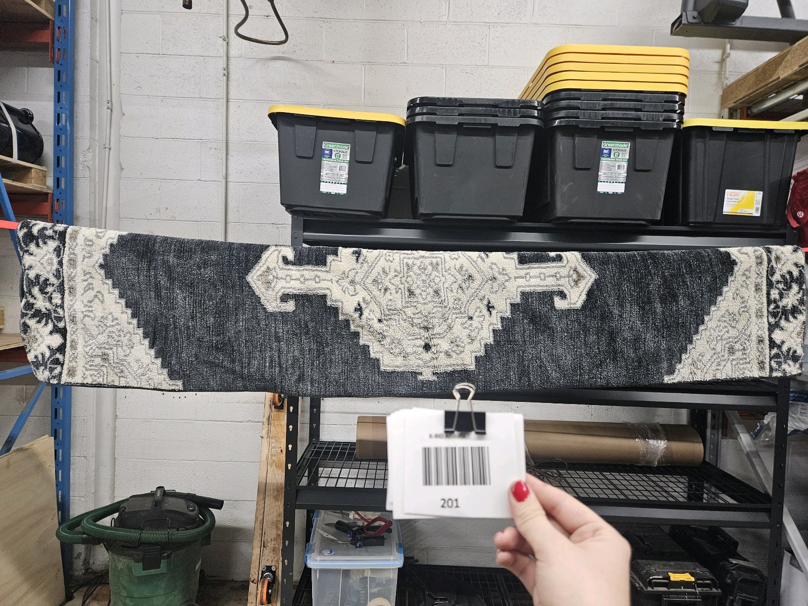 lot 201 image: Everest Runner 30in x 96in