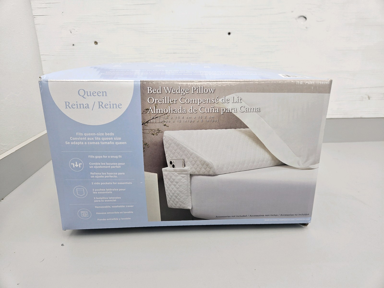 lot 213 image: Queen Bed Wedge Pillow