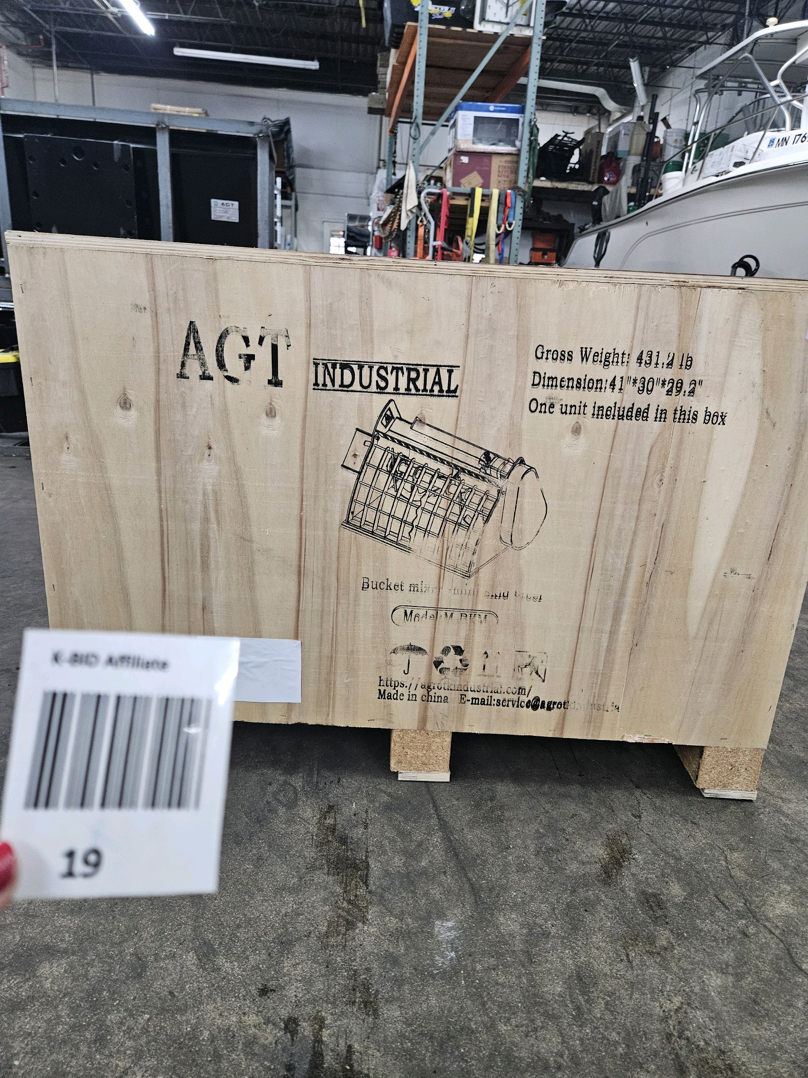 lot 19 image: Mini Skid Mixing (concrete) Bucket