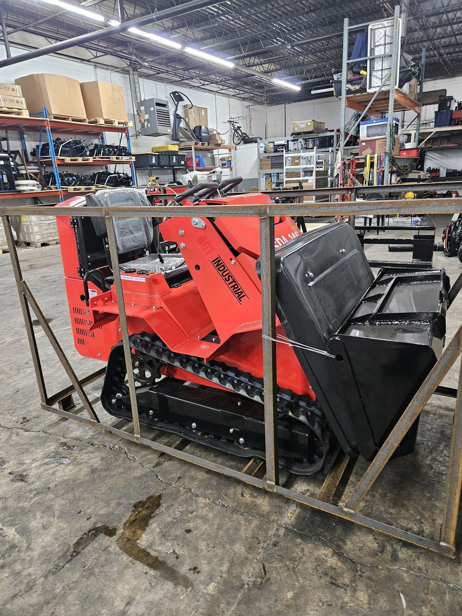 lot 42 image: Tracked Crawler Loader SDA-140T