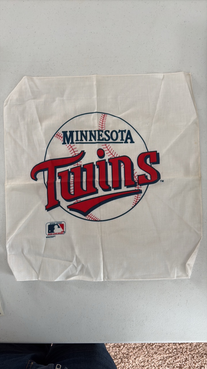 lot 110 image: Minnesota Twins Team Issued Homer Hanky