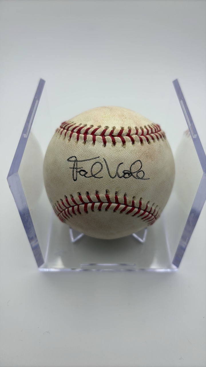 lot 131 image: Frank Viola Autographed Baseball Minnesota Twins Legend and MLB Hall of Fame
