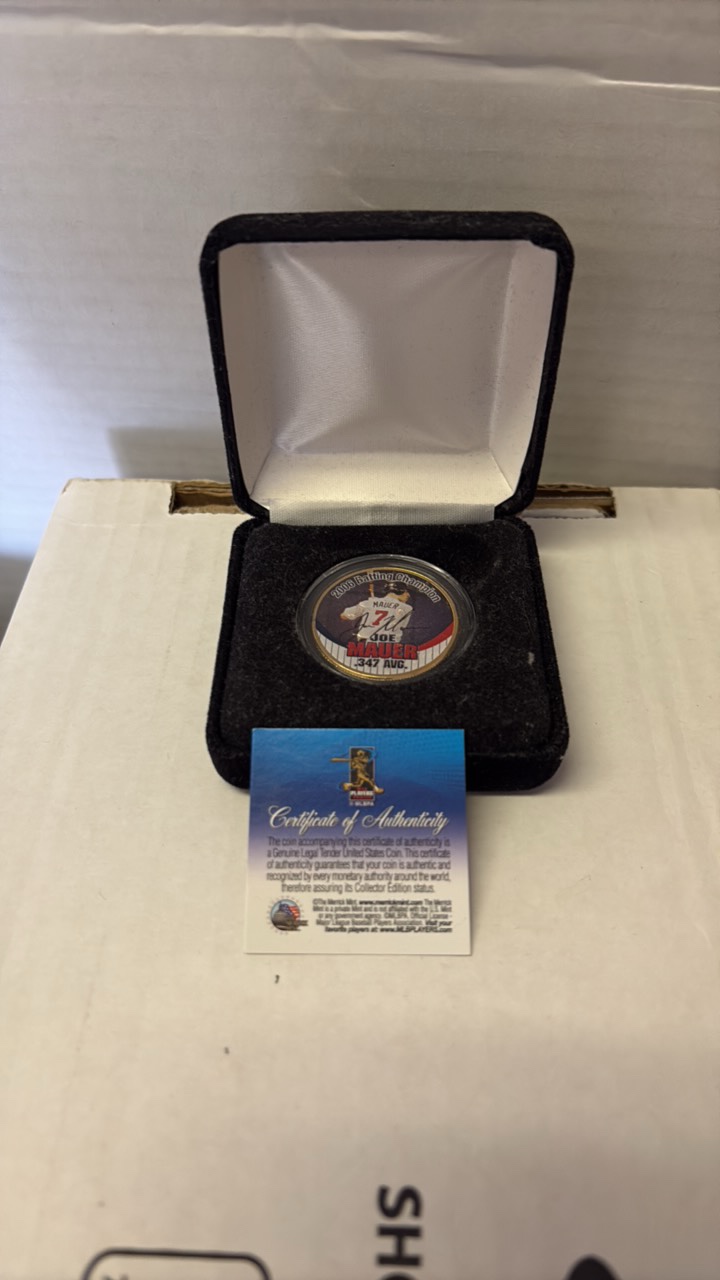 lot 186 image: Joe Mauer 2006 Batting Champion Commemorative Coin, MLB Licensed, Minnesota Twins, Comes in Original Display Box and Plastic Case
