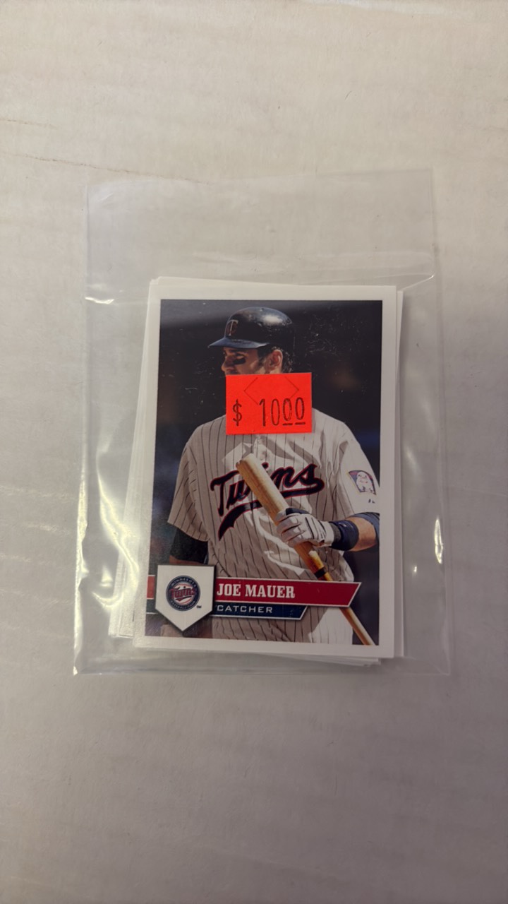 lot 196 image: 2011 Topps Mini Stickers Minnesota Twins Team Set