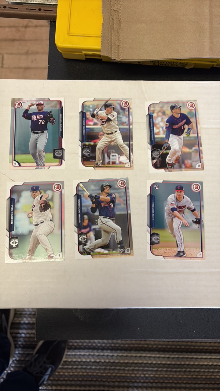 lot 199 image: 2015 Bowman Minnesota Twins Team Set Cards