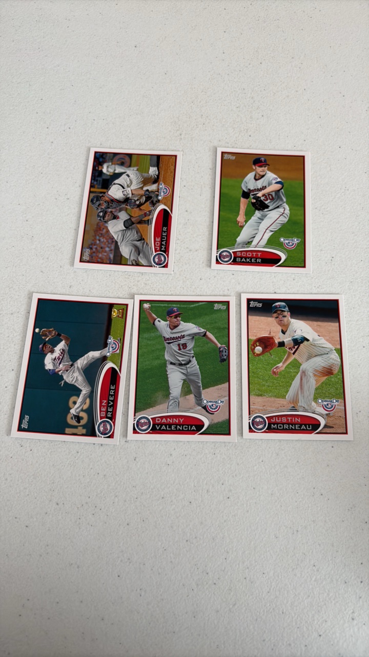 lot 220 image: 2012 Topps Opening Day Minnesota Twins Team Set