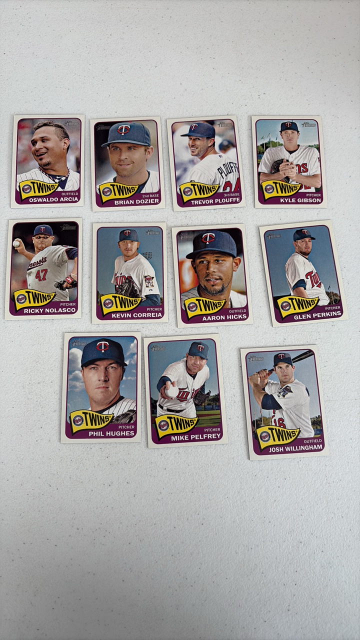 lot 226 image: 2014 Topps Heritage Minnesota Twins Team Set