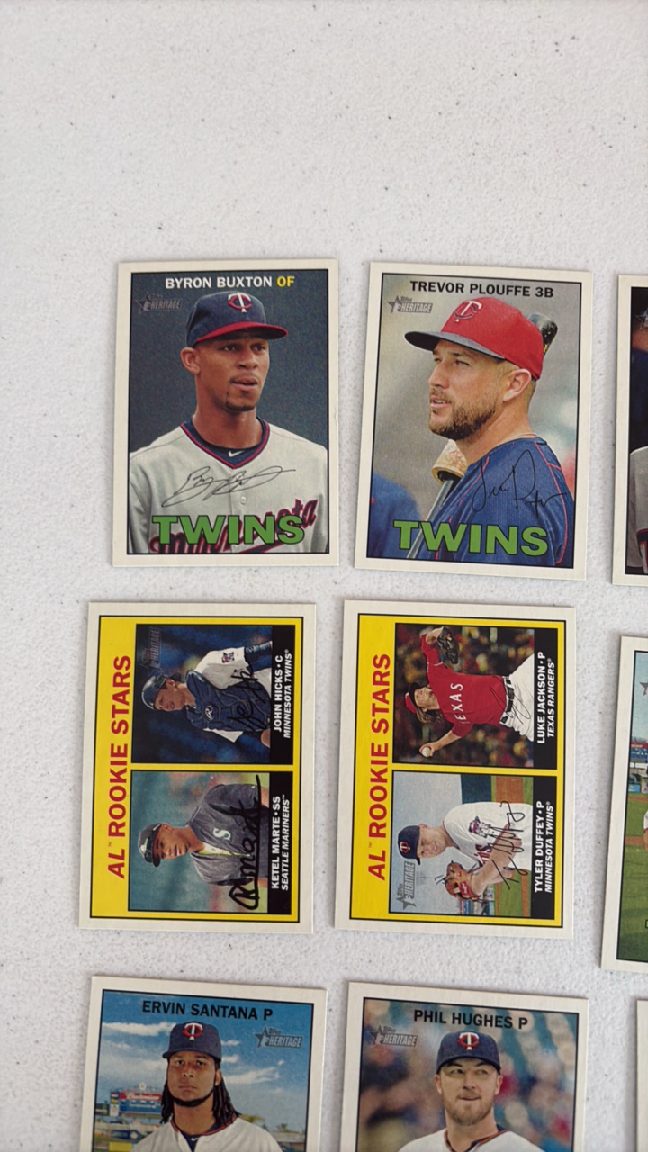 lot 236 image: 2016 Topps Heritage Minnesota Twins Team Set