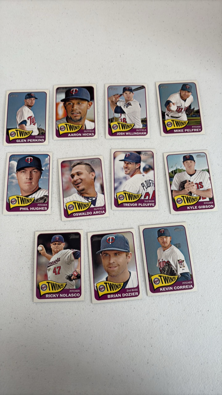 lot 244 image: 2014 Topps Heritage Minnesota Twins Team Set