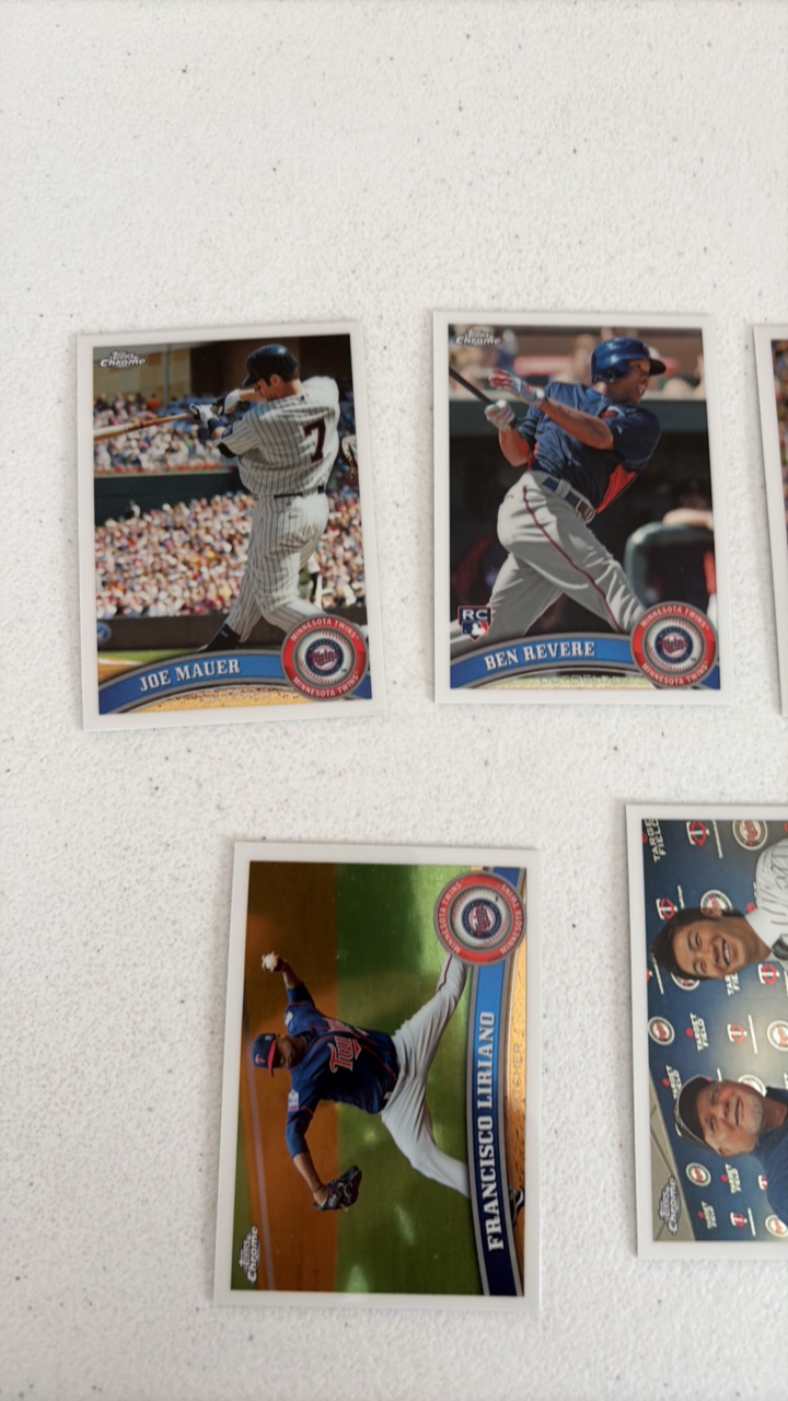 lot 250 image: 2011 Topps Chrome Minnesota Twins Team Set