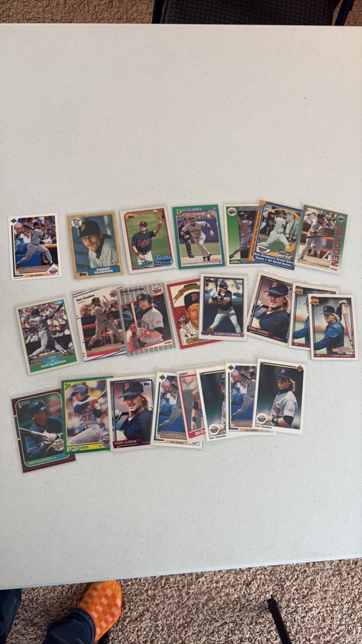 lot 284 image: Dan Gladden Minnesota Twins Card Lot