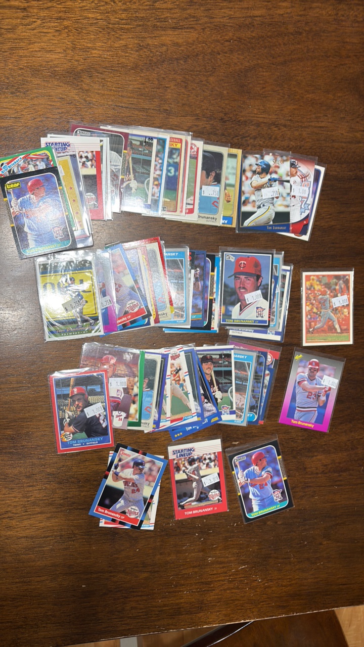 lot 288 image: Tom Brunansky Minnesota Twins Card Lot