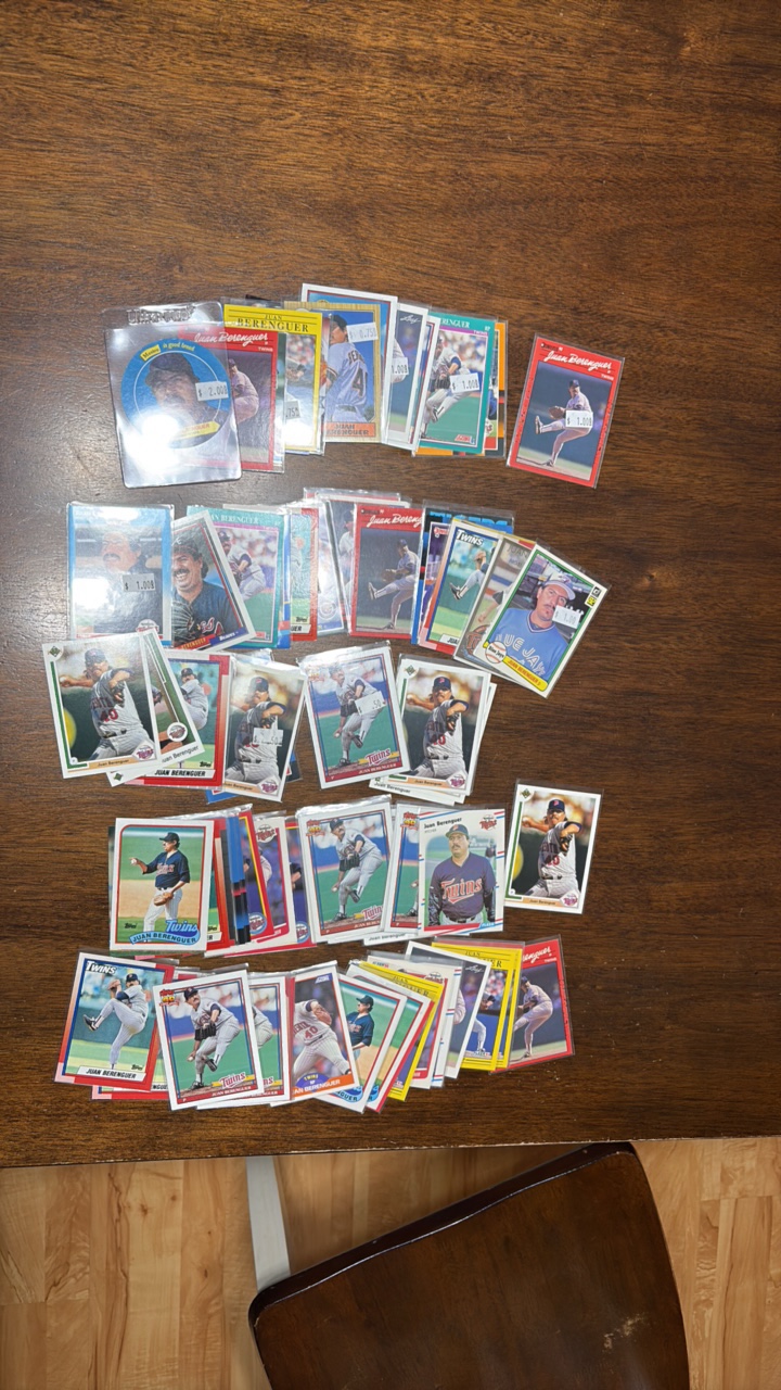 lot 289 image: Juan Berenguer Minnesota Twins Card Lot
