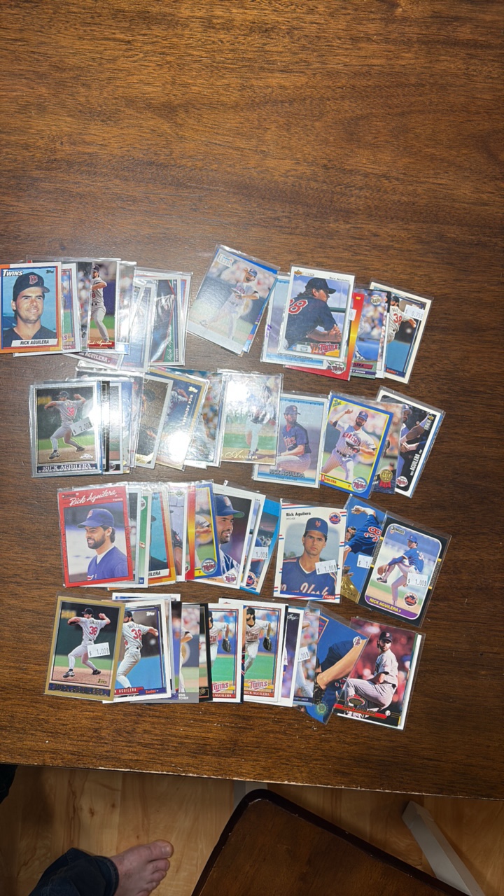 lot 295 image: Rick Aguilera Minnesota Twins Card Lot