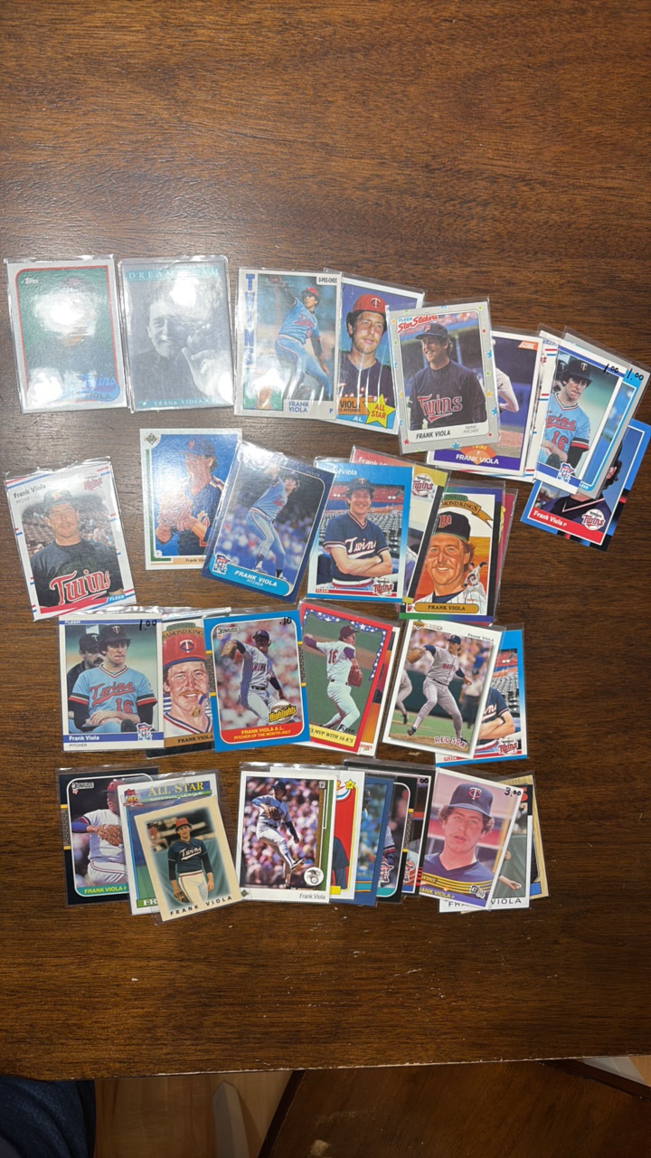 lot 300 image: Frank Viola Minnesota Twins Card Lot
