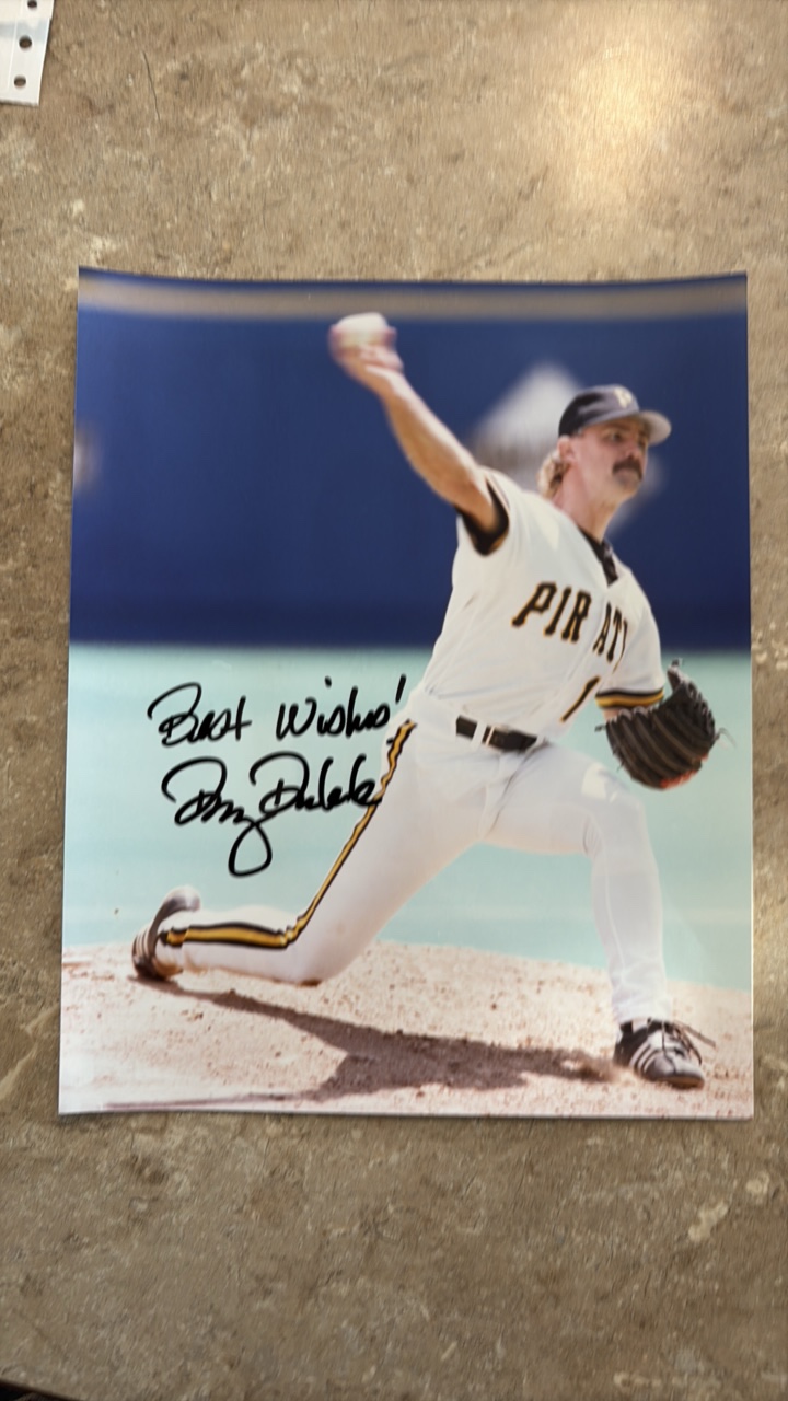 lot 320 image: Doug Drabeck Autographed 8x10 Baseball Picture