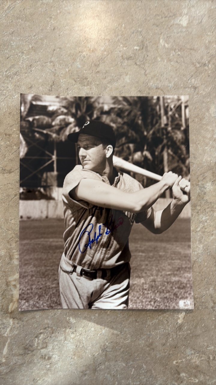 lot 325 image: Ralph Kiner Autographed 8x10 Baseball Picture