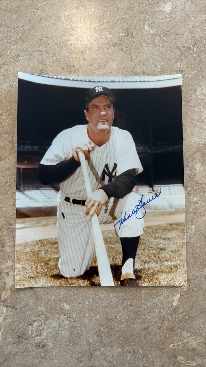 lot 332 image: Hank Bauer Autographed 8x10 Baseball Picture