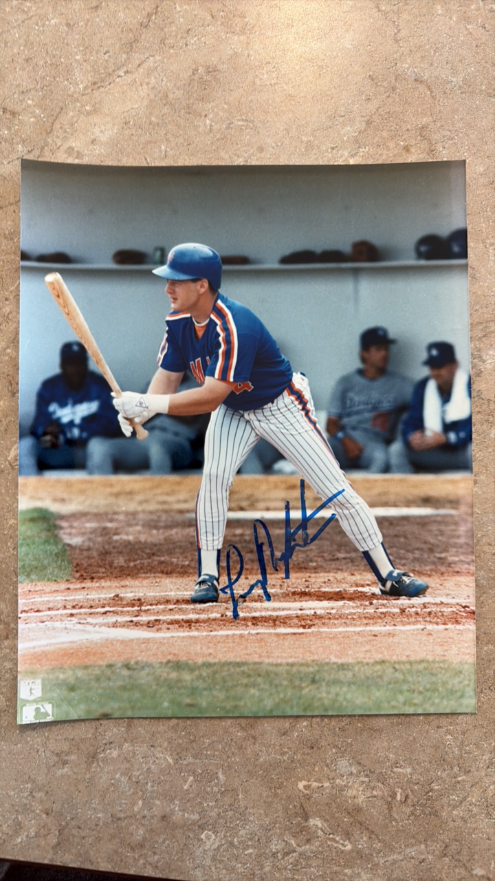 lot 333 image: Lenny Dykstra Autographed 8x10 Baseball Picture Autograph Slightly Smudged
