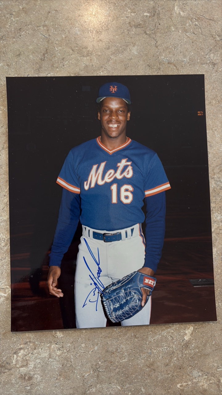 lot 334 image: Dwight Doc Gooden Autographed 8x10 Baseball Picture