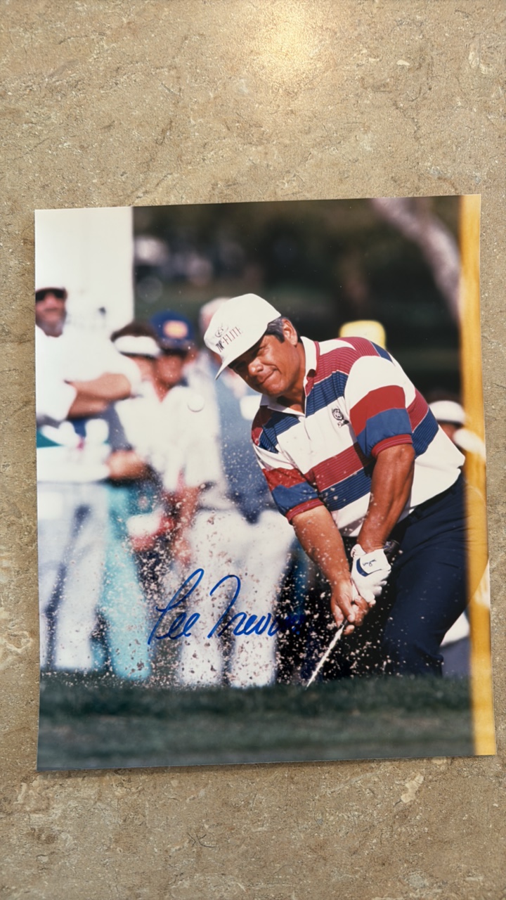 lot 336 image: Lee Trevino Autographed 8x10 Golf Picture