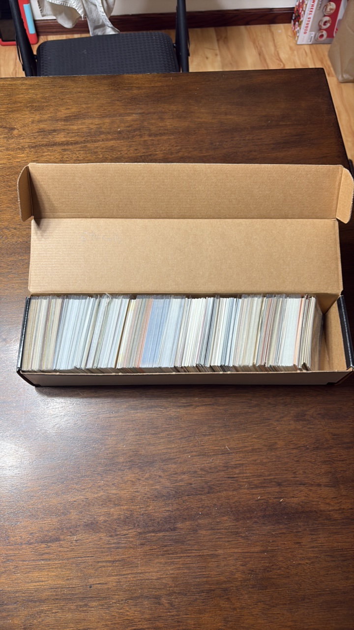 lot 342 image: Box of Minnesota Twins Cards, Mix of Years, Players and Card Companies