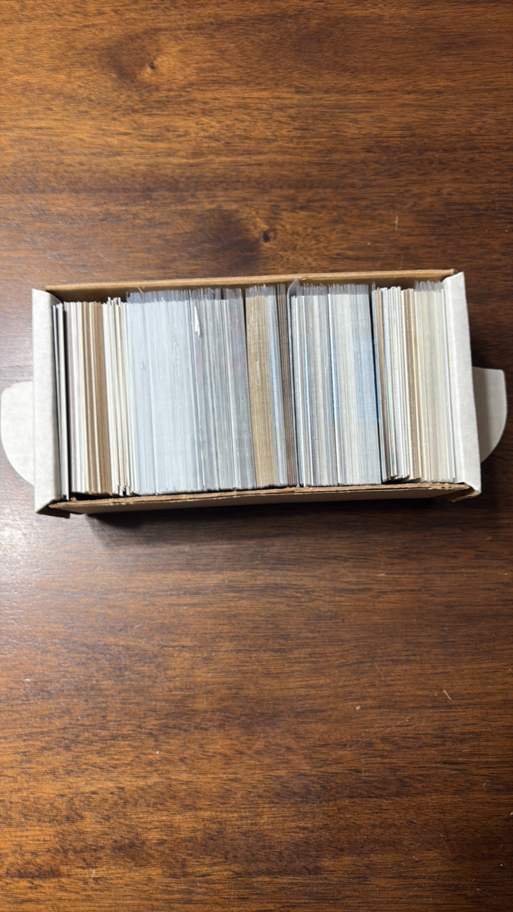 lot 344 image: Box of Minnesota Twins Cards, Mix of Years, Players and Card Companies