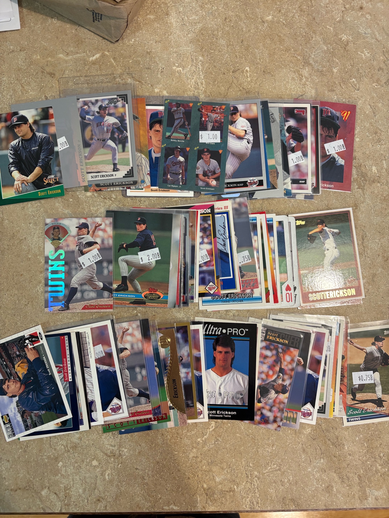 lot 398 image: Scott Erickson Minnesota Twins Ace Starting Pitcher Baseball Card Lot