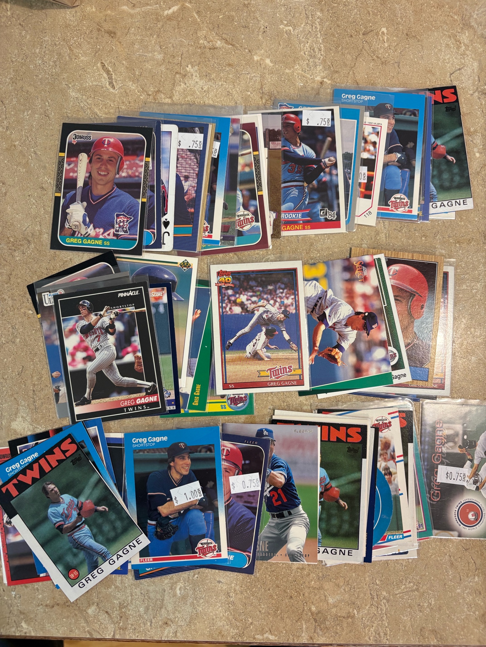 lot 399 image: Greg Gagne Minnesota Twins Baseball Card Lot