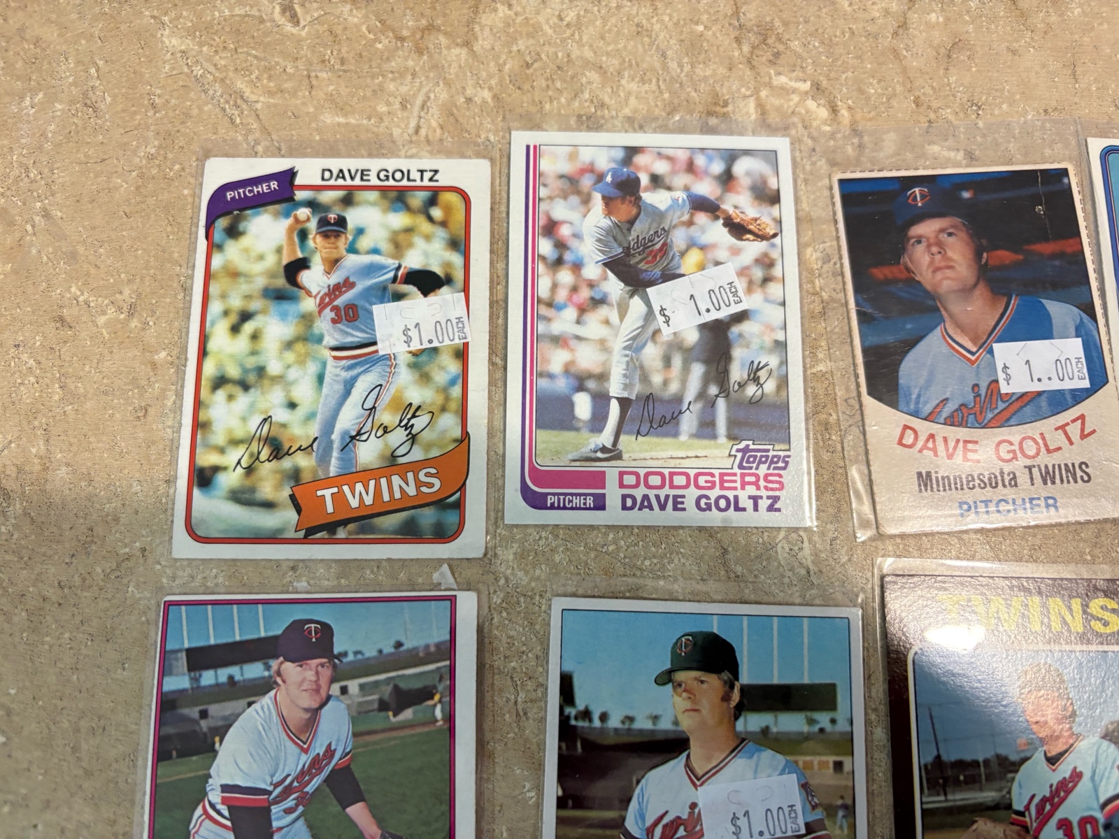 lot 402 image: Dave Goltz Minnesota Twins Vintage Baseball Card Lot