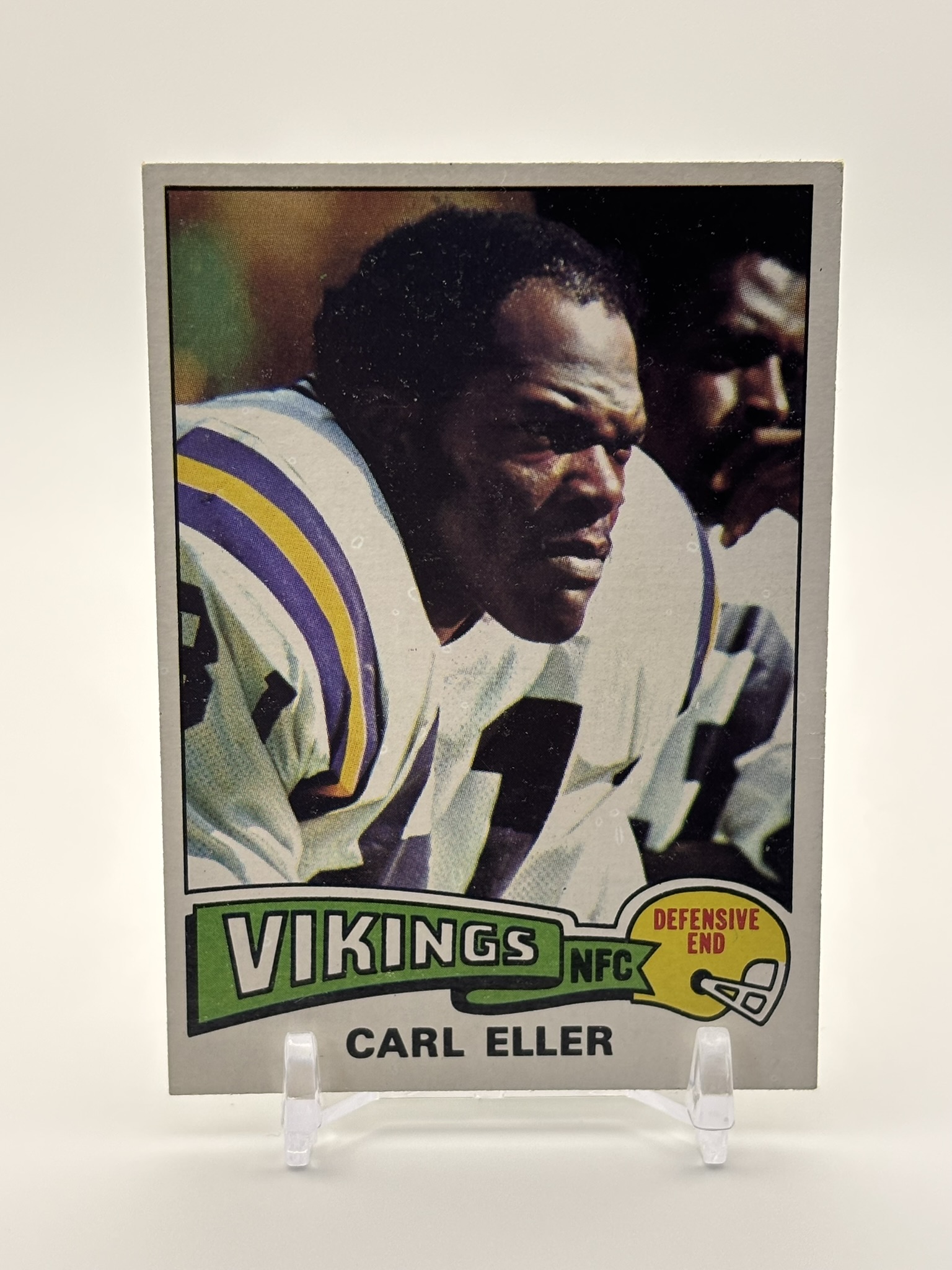 lot 420 image: 1975 Topps - Carl Eller #290 Minnesota Vikings Legend HOF Card